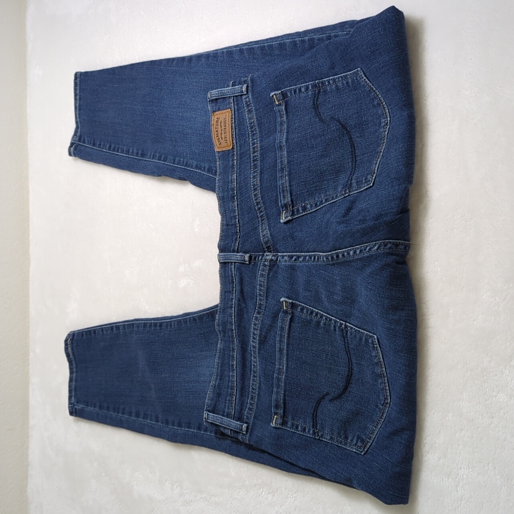 Levi Signature mid rise crop ankle jeans 10-12 / 31 - Picture 3 of 6